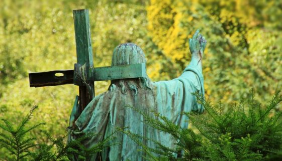 Following Jesus-1169701_1920