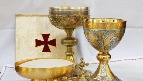 Communion-699616_1920