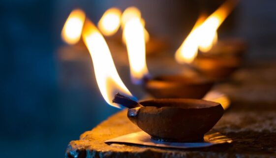 oil-lamp-5323648_1920